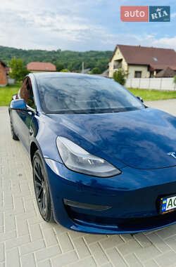 Седан Tesla Model 3 2021 в 