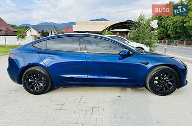 Седан Tesla Model 3 2021 в 