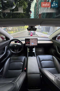 Седан Tesla Model 3 2018 в Чернигове