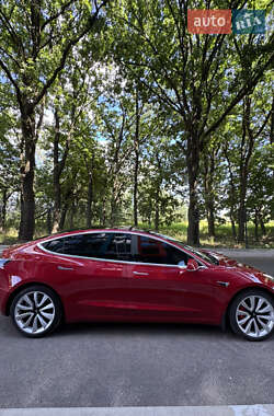 Седан Tesla Model 3 2018 в Чернигове
