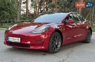 Седан Tesla Model 3 2018 в Кременчуці