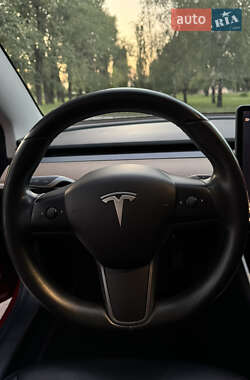 Седан Tesla Model 3 2018 в Кременчуці