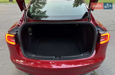 Седан Tesla Model 3 2018 в Кременчуці