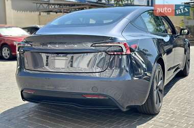 Седан Tesla Model 3 2024 в 
