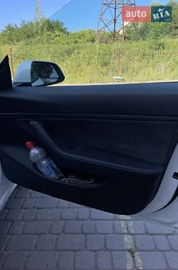 Седан Tesla Model 3 2021 в 