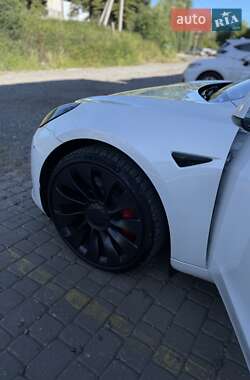 Седан Tesla Model 3 2021 в 