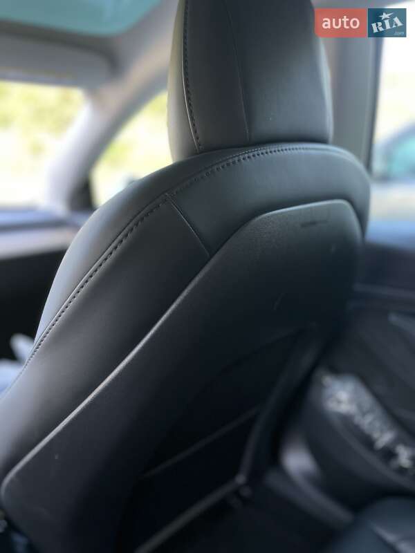 Седан Tesla Model 3 2021 в Ужгороде