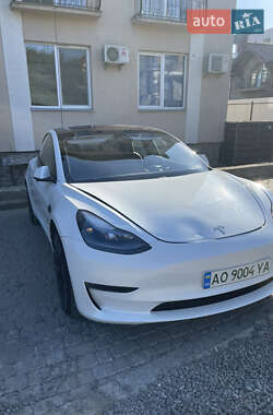Седан Tesla Model 3 2021 в 