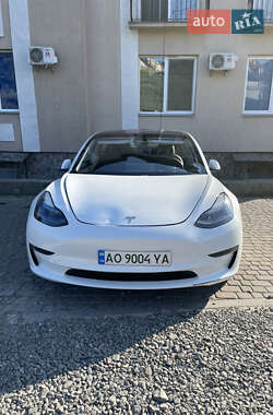 Седан Tesla Model 3 2021 в 