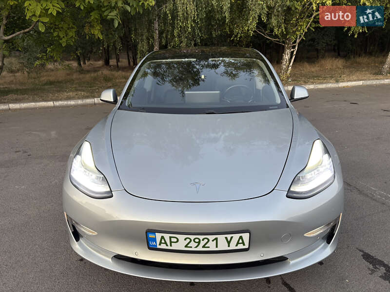 Седан Tesla Model 3 2018 в Запоріжжі