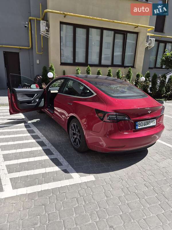 Tesla Model 3 2019