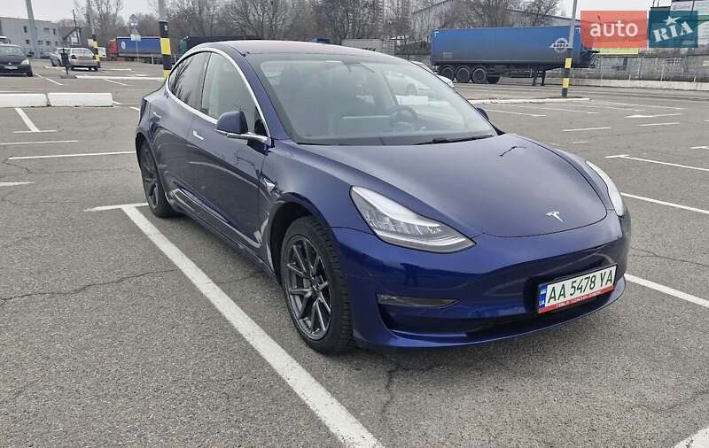 Седан Tesla Model 3 2018 в Києві