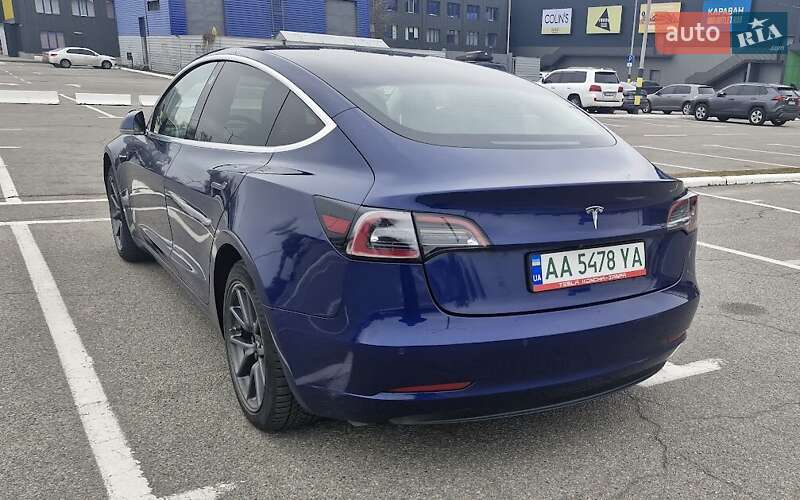 Седан Tesla Model 3 2018 в Києві