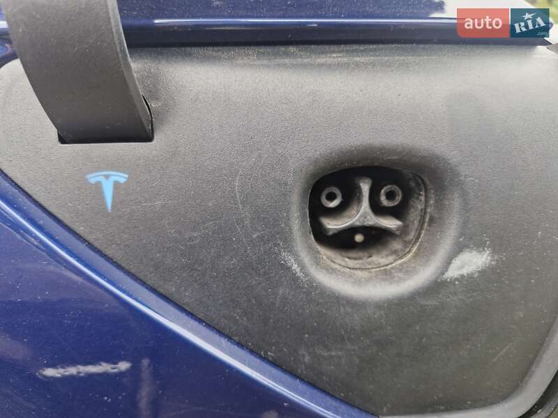 Седан Tesla Model 3 2018 в Києві