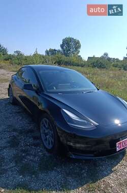 Седан Tesla Model 3 2021 в Мукачево