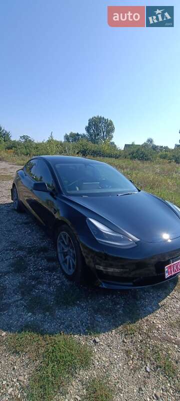 Седан Tesla Model 3 2021 в Мукачевому