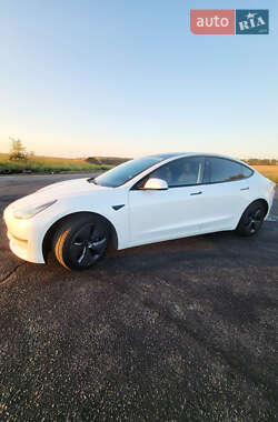 Седан Tesla Model 3 2020 в 