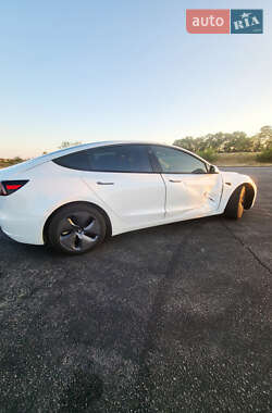 Седан Tesla Model 3 2020 в 
