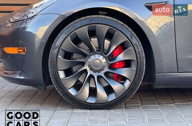 Седан Tesla Model 3 2022 в 