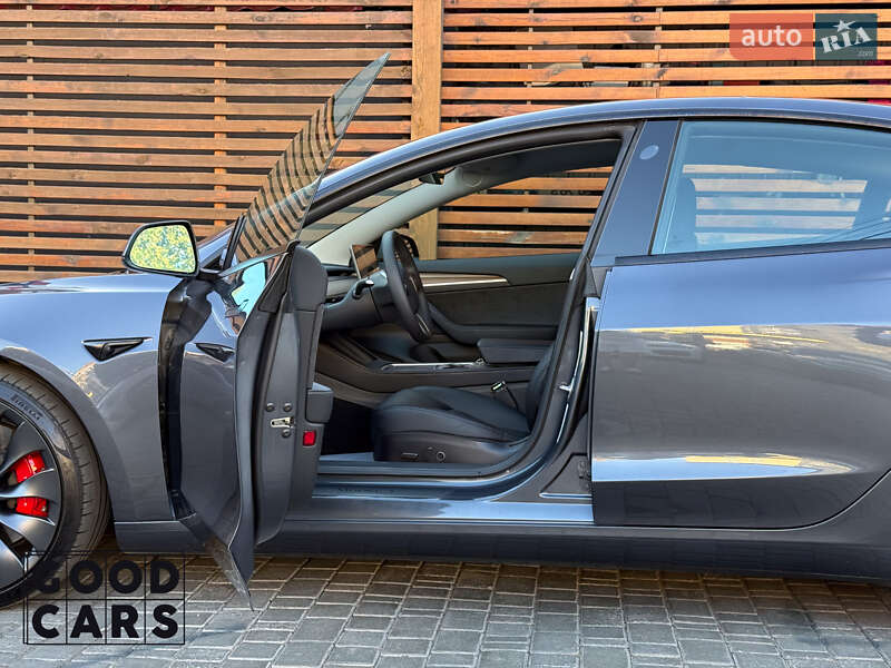 Седан Tesla Model 3 2022 в Одессе