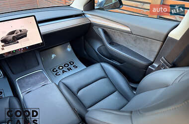 Седан Tesla Model 3 2022 в 