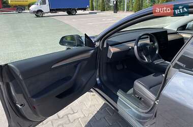 Седан Tesla Model 3 2022 в 