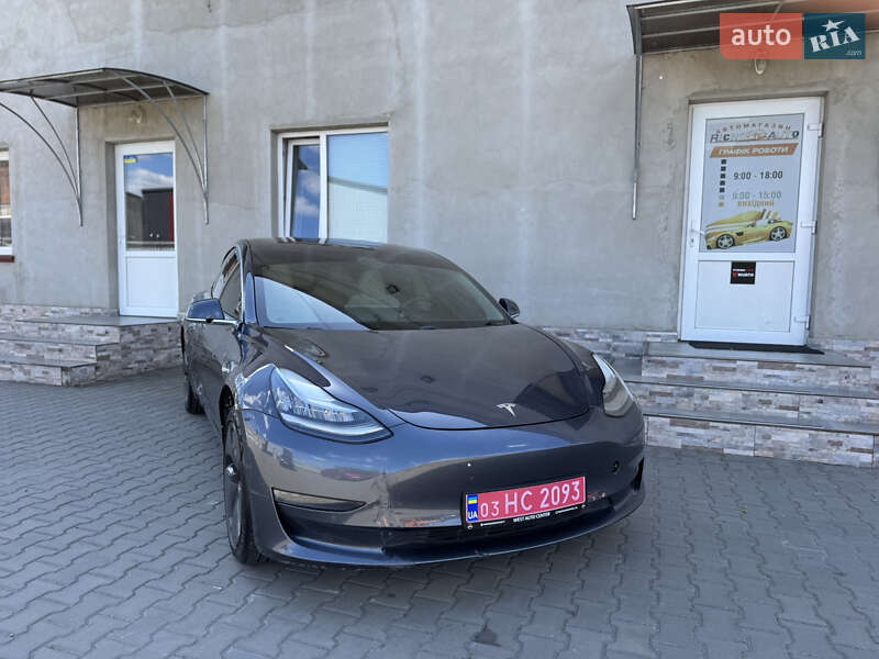 Седан Tesla Model 3 2019 в Луцке