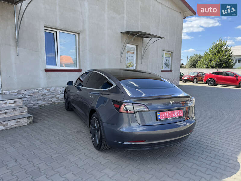 Седан Tesla Model 3 2019 в Луцке
