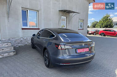 Седан Tesla Model 3 2019 в 