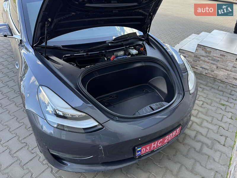 Седан Tesla Model 3 2019 в Луцке