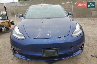 Седан Tesla Model 3 2020 в 