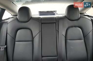 Седан Tesla Model 3 2020 в 