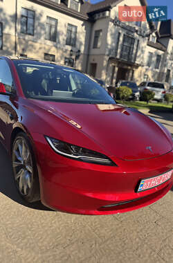 Tesla Model 3 2024