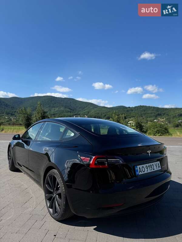 Седан Tesla Model 3 2020 в Хусте