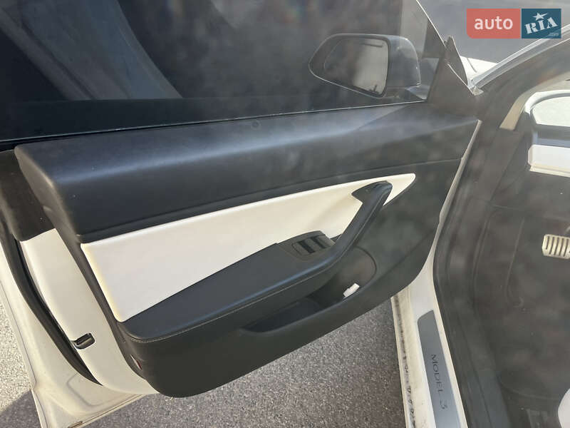 Седан Tesla Model 3 2018 в Полтаве
