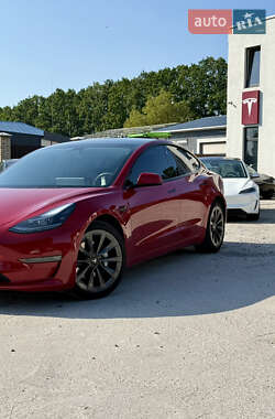 Седан Tesla Model 3 2021 в 