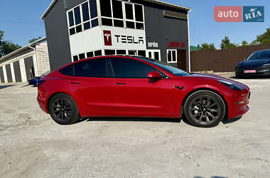 Седан Tesla Model 3 2021 в 