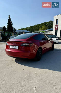 Седан Tesla Model 3 2021 в 