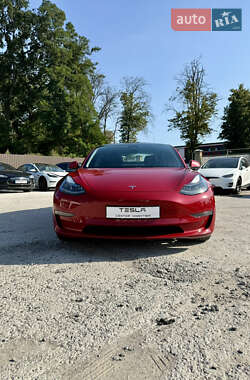 Седан Tesla Model 3 2021 в 