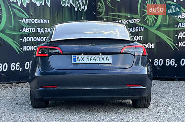 Седан Tesla Model 3 2019 в 