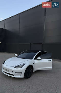 Седан Tesla Model 3 2019 в 
