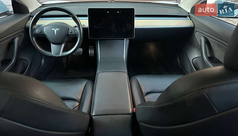 Седан Tesla Model 3 2019 в Чорноморську