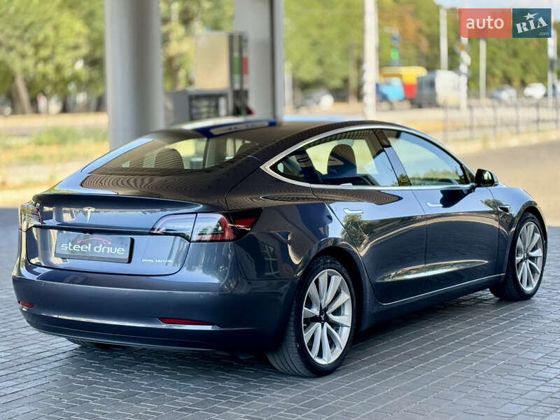 Седан Tesla Model 3 2020 в Николаеве