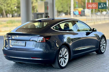Седан Tesla Model 3 2020 в 