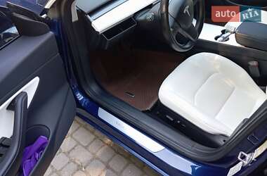 Седан Tesla Model 3 2018 в 