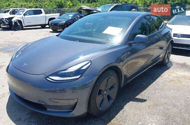 Седан Tesla Model 3 2021 в 