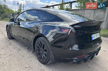 Седан Tesla Model 3 2017 в 