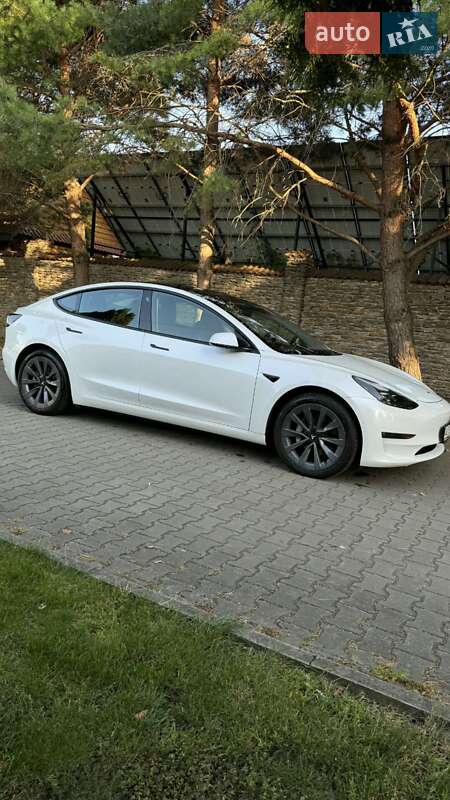 Седан Tesla Model 3 2022 в Луцьку