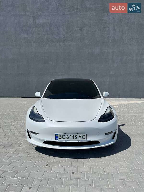 Седан Tesla Model 3 2019 в Львове