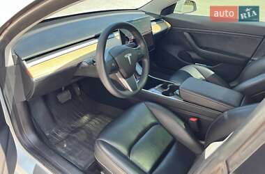 Седан Tesla Model 3 2019 в Львове